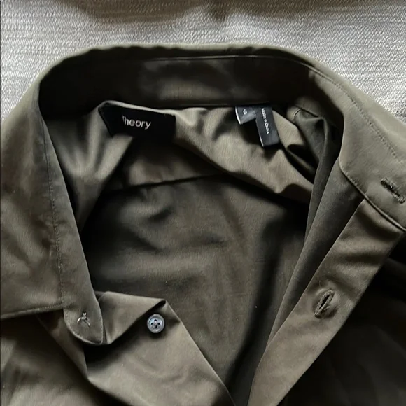 Theory button-up shirt - Picture 3 of 11